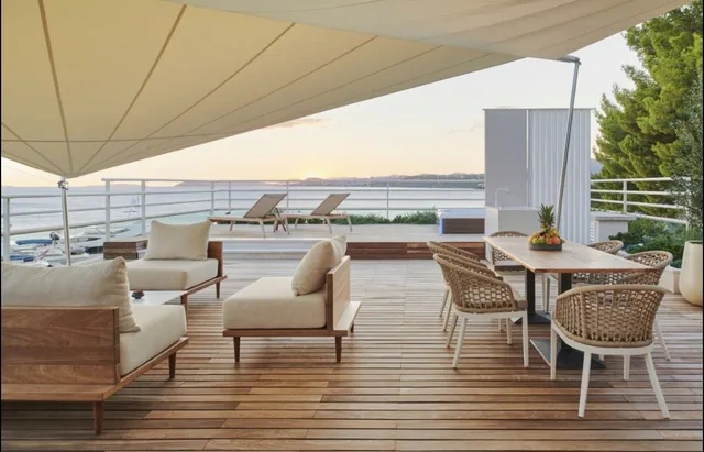 HTC-I ×5 retractable sail — Hotel Le Méridien Lav — Split