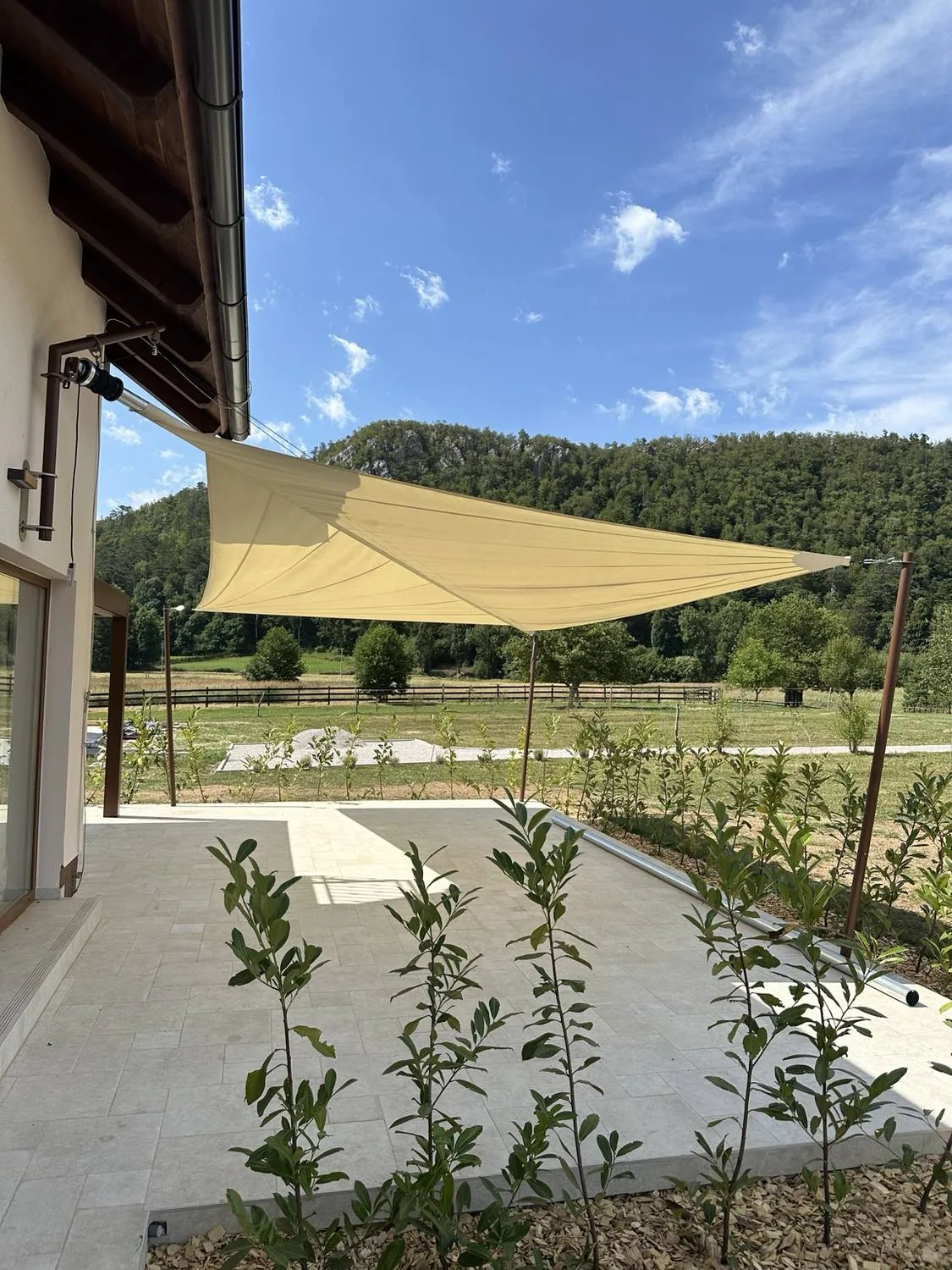 HTS-AL retractable sail at holiday rental houses in Gorski kotar